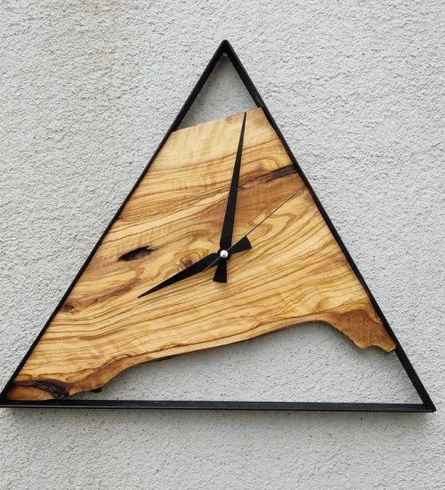 reclaimed wood clock